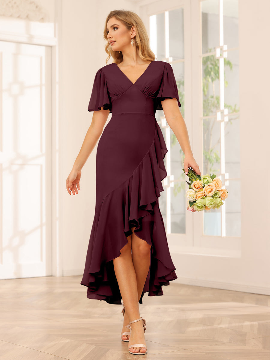 Vestidos de Dama de Honra Assimétricos Bainha/Coluna com Decote Em V e Babados