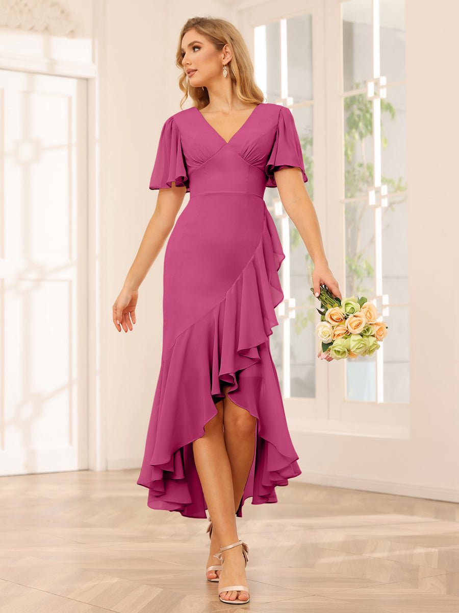 Vestidos de Dama de Honra Assimétricos Bainha/Coluna com Decote Em V e Babados