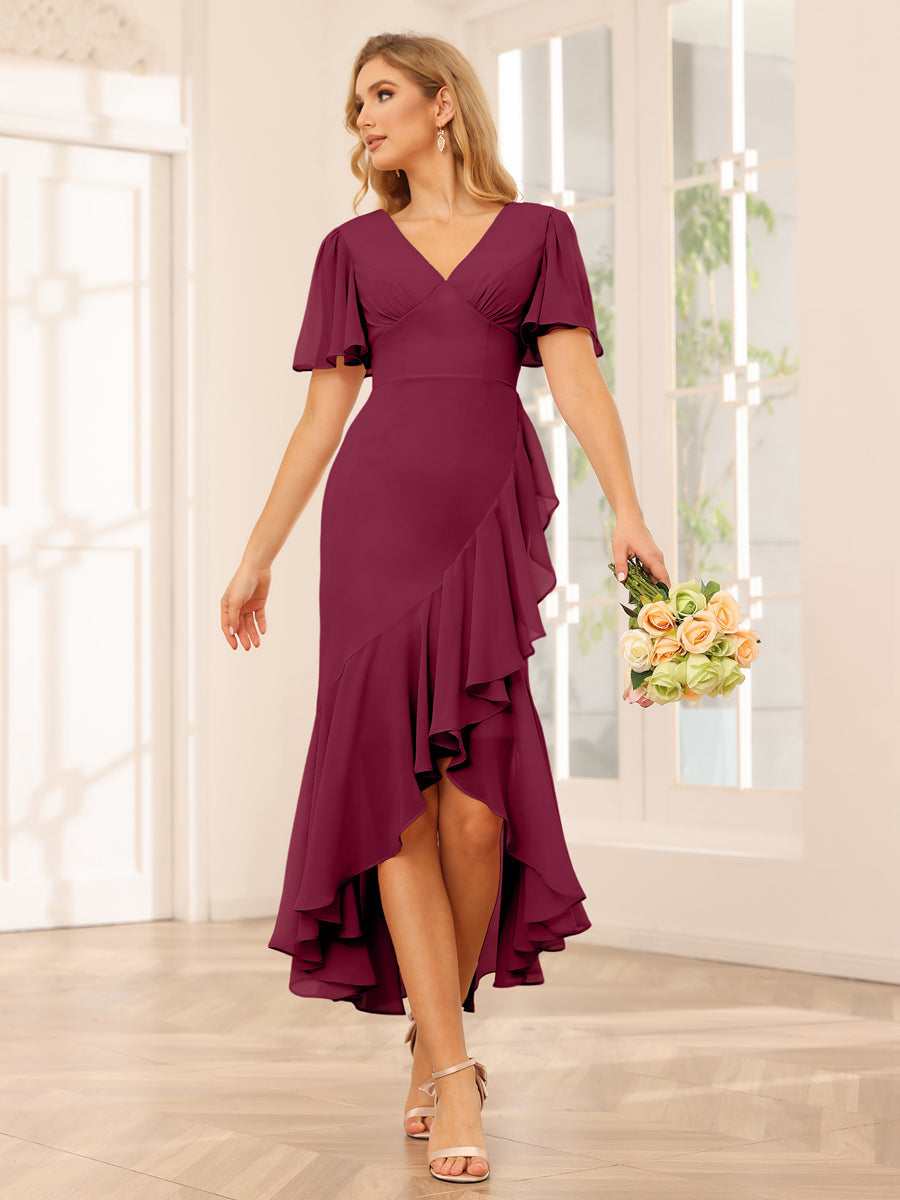 Vestidos de Dama de Honra Assimétricos Bainha/Coluna com Decote Em V e Babados
