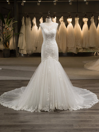 Trompete/Sereia Scoop Sem Mangas Tule Applique com Beading Backless Court Train Vestidos de Casamento