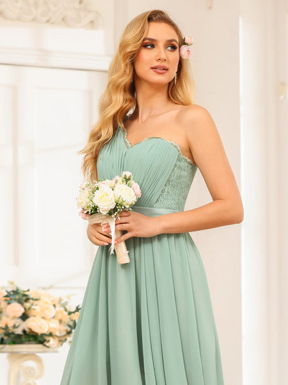 A-Line/Princesa Vestidos Curtos de Festa de Casamento com Um Ombro e Apliques