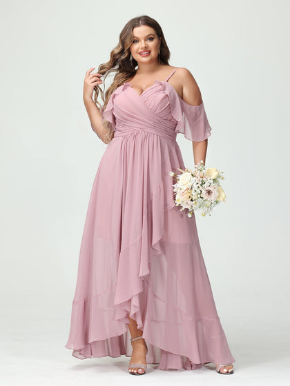 Princesa/Formato A Decote Em V Manga Curta Chiffon Folhos Assimétrico Plus Size Vestidos de Madrinha