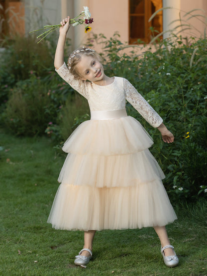 Vestidos Floridos de Tule com Gola Redonda e Apliques e Pregas Em Camadas